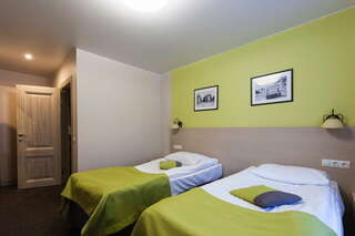 Гостиница Приорат Гатчина Стандартный трехместный номер-6