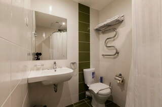 Гостиница Приорат Гатчина Стандартный трехместный номер-8