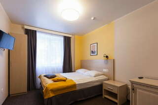 Гостиница Приорат Гатчина Стандартный двухместный номер-1