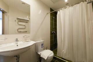 Гостиница Приорат Гатчина Стандартный трехместный номер-2