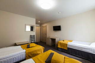 Гостиница Приорат Гатчина Стандартный трехместный номер-1